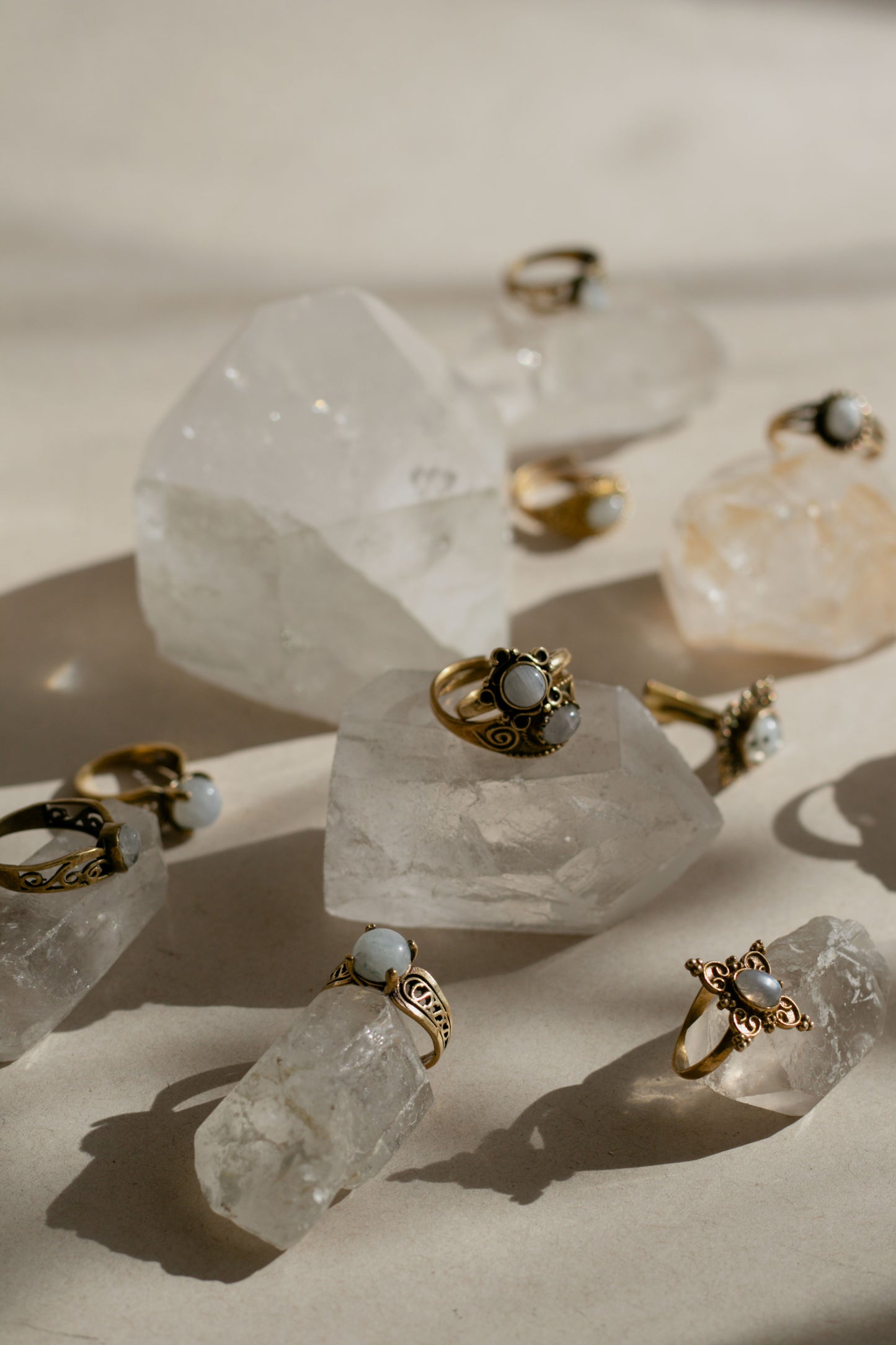 Anillo de piedra luna - Joyería mágica