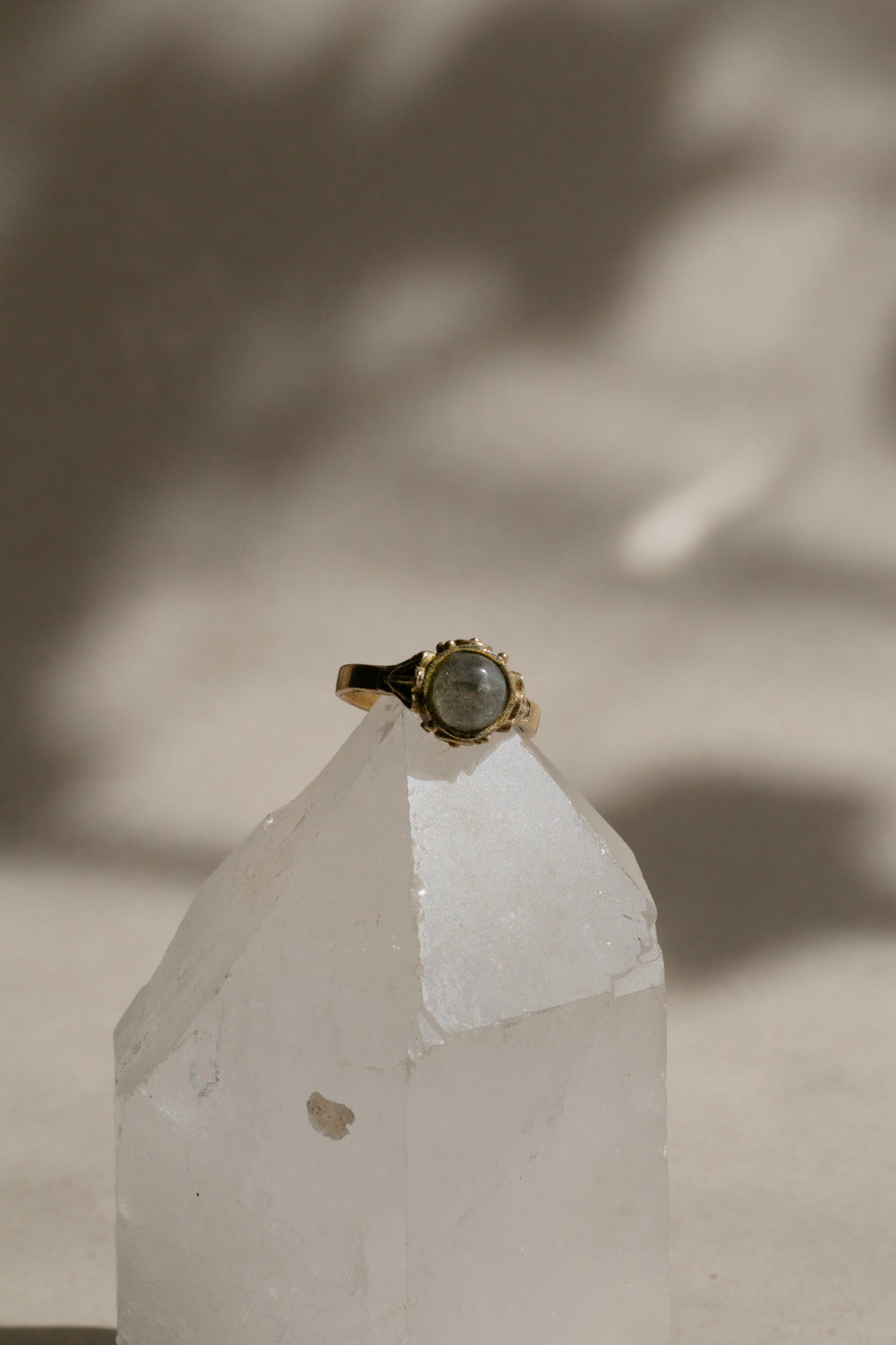Anillo de labradorita - Joyería mágica