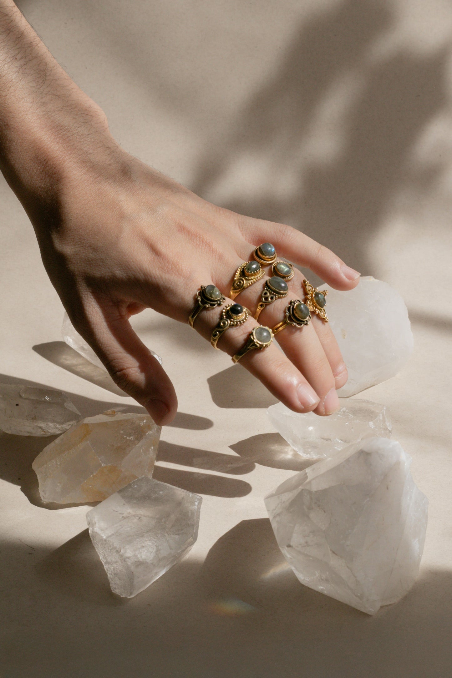Anillo de labradorita - Joyería mágica