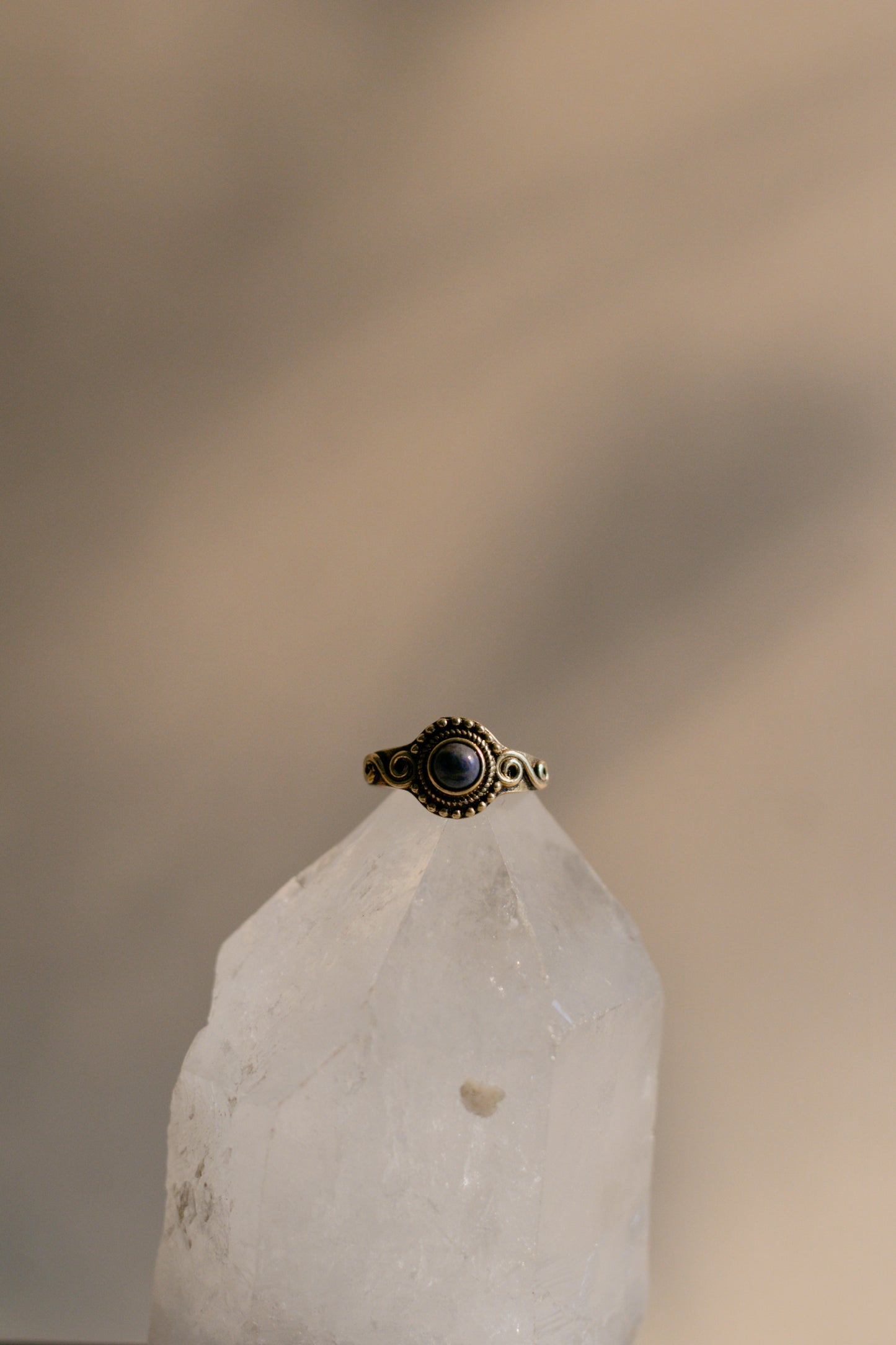 Anillo de lapizlázuli - Joyería mágica