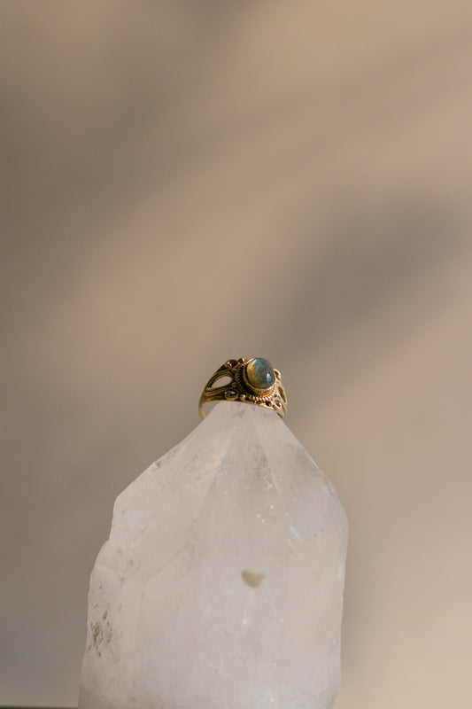 Anillo de labradorita - Joyería mágica