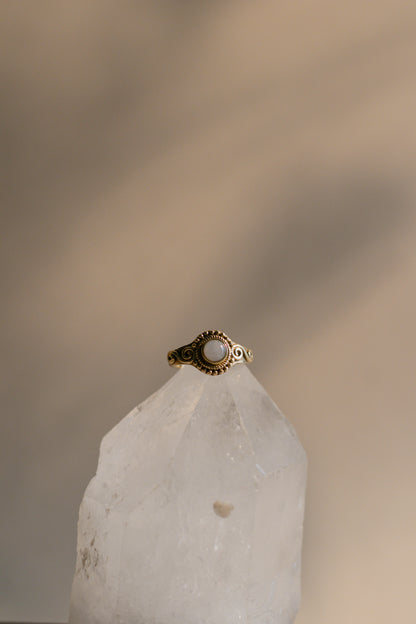 Anillo de piedra luna - Joyería mágica