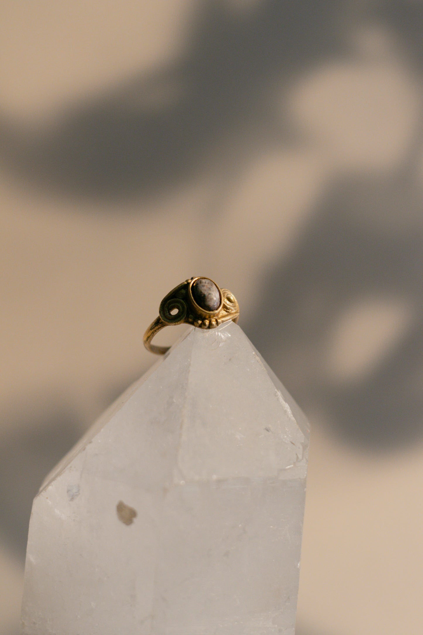 Anillo de lapizlázuli - Joyería mágica